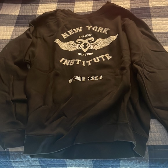 Shadowhunters sweatshirt - Picture 2 of 2